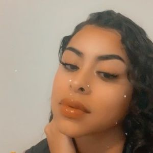 Meet your Posher, Marissa